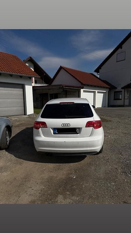 Gebraucht Audi A3 124 PS (91 kW) 2011 Weiß Kleinwagen