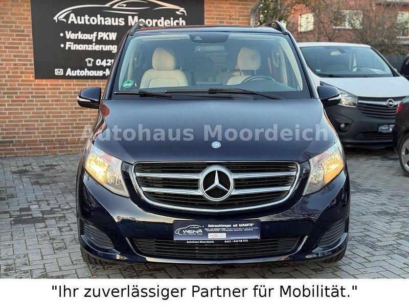 Gebraucht Mercedes V250 Edition 190 PS (139 kW) 2015 Blau Van / Kleinbus