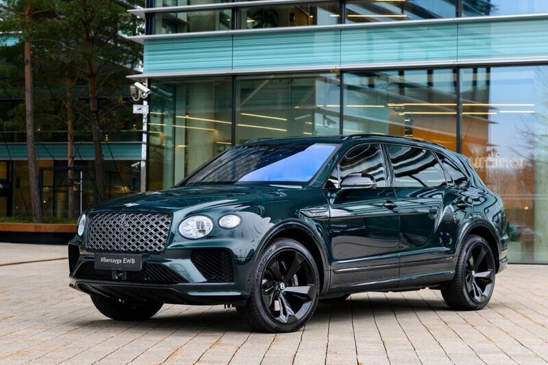 Grün Gebraucht 2024 Bentley Bentayga Mulliner SUV | 260.150 € - Bild 1/4