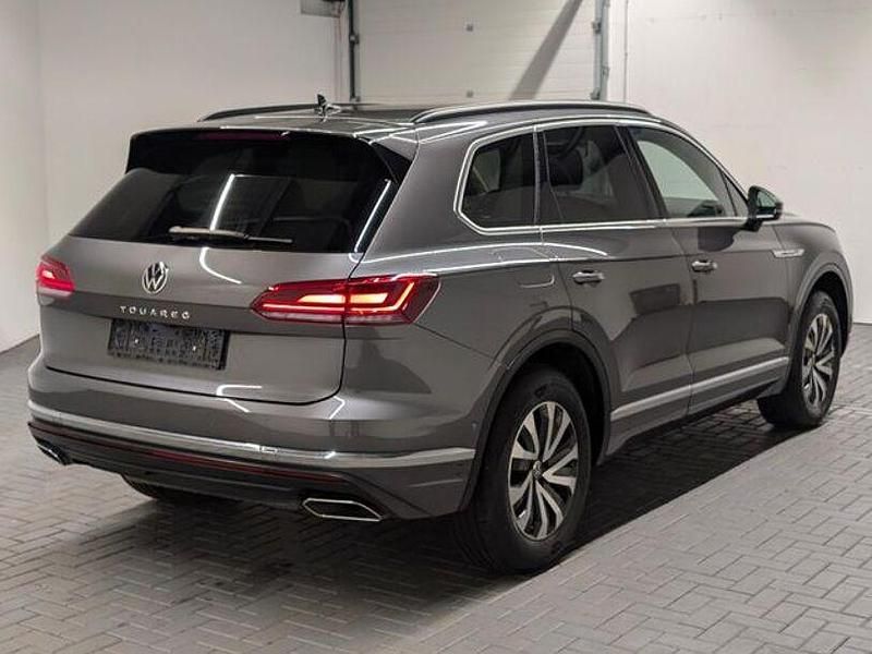 Gebraucht VW Touareg Elegance 231 PS (169 kW) 2020 Siliziumgraumet. SUV