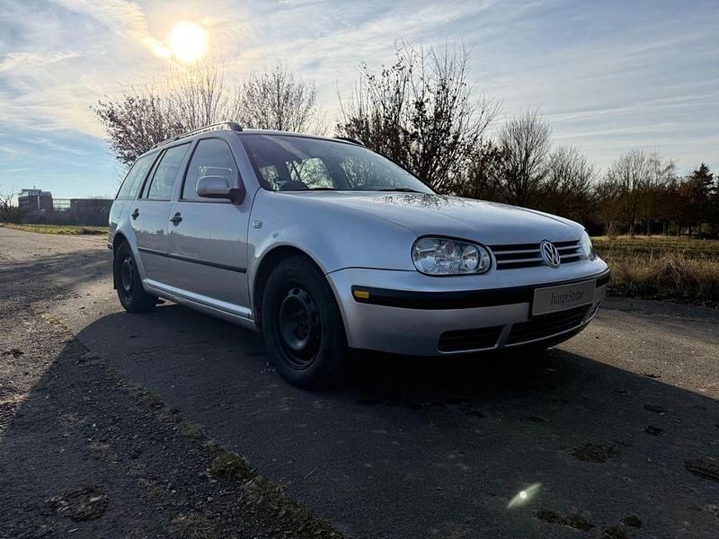Silber Gebraucht 2002 VW Golf IV Kombi | 3.300 € (Etwas zu teuer) - Bild 1/4