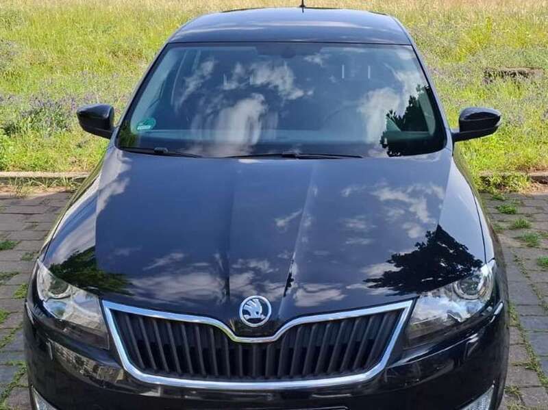 Schwarz Gebraucht 2016 Skoda Rapid Style Limousine | 9.999 € (Fairer Preis) - Bild 1/4