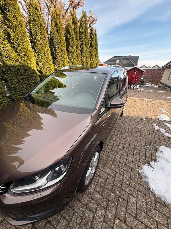 Gebraucht VW Touran 140 PS (102 kW) 2014 Andere farben Van / Kleinbus