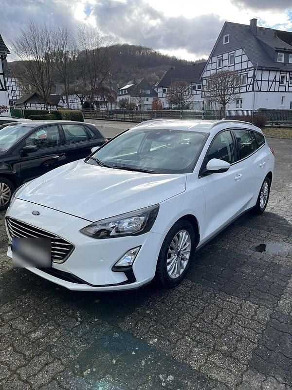 Gebraucht Ford Focus Titanium 120 PS (88 kW) 2020 Weiß Kombi