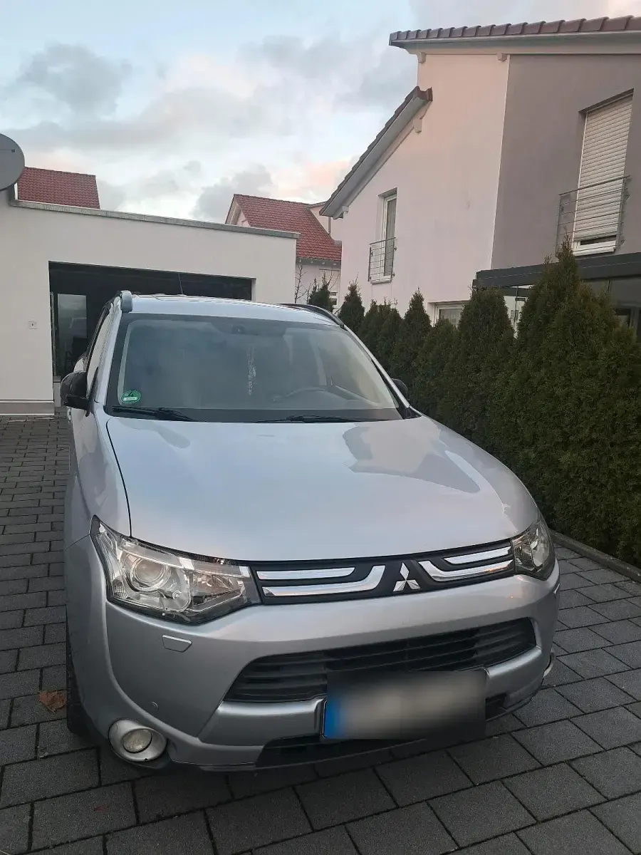 Gebraucht Mitsubishi Outlander 150 PS (110 kW) 2013 Silber SUV