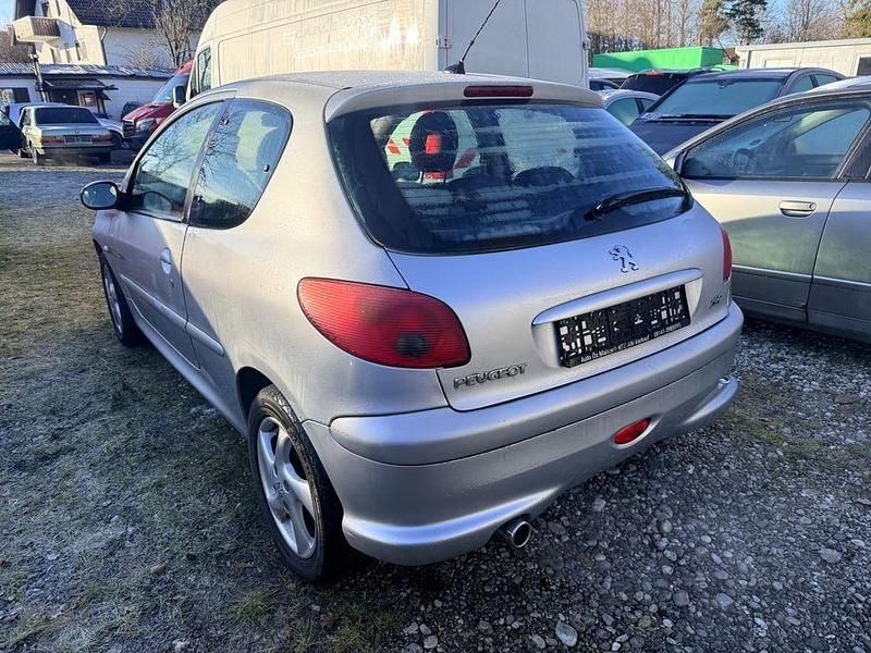 Gebraucht Peugeot 206 Quiksilver 88 PS (64 kW) 2005 Gris aluminium Kleinwagen