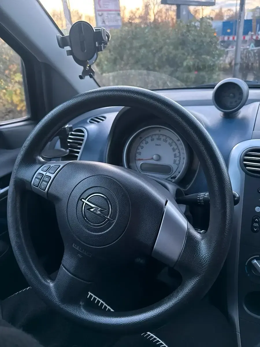 Gebraucht Opel Agila 60 PS (44 kW) 2009 Blau Kleinwagen