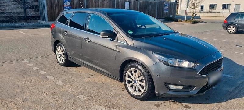 Gebraucht Ford Focus Cool & Connect 125 PS (91 kW) 2018 Grau Kombi
