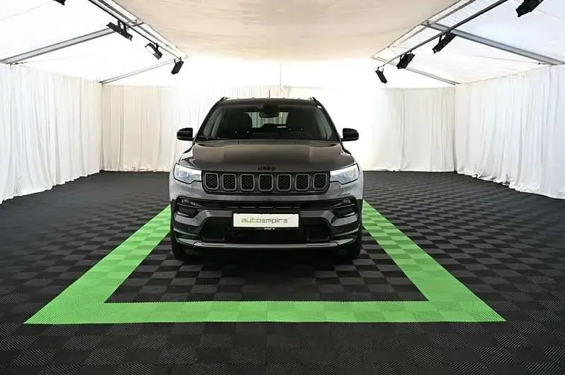 Gebraucht Jeep Compass Summit 131 PS (96 kW) 2025 Grau SUV