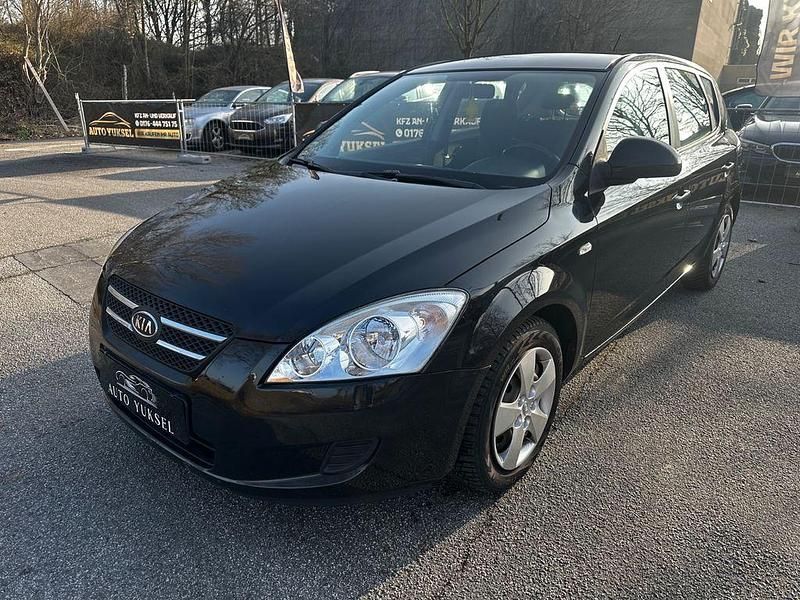 Gebraucht Kia Ceed 109 PS (80 kW) 2009 Schwarz Kleinwagen