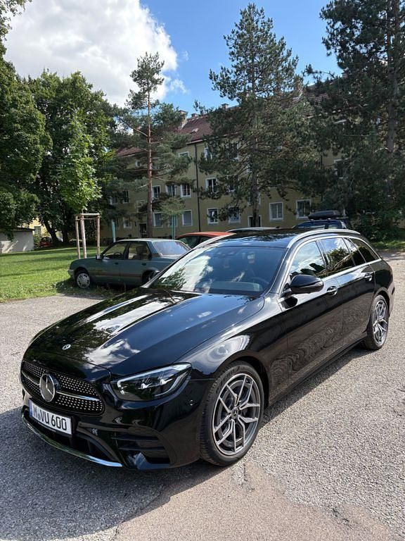 Gebraucht Mercedes E220 AMG 200 PS (147 kW) 2024 Schwarz Limousine