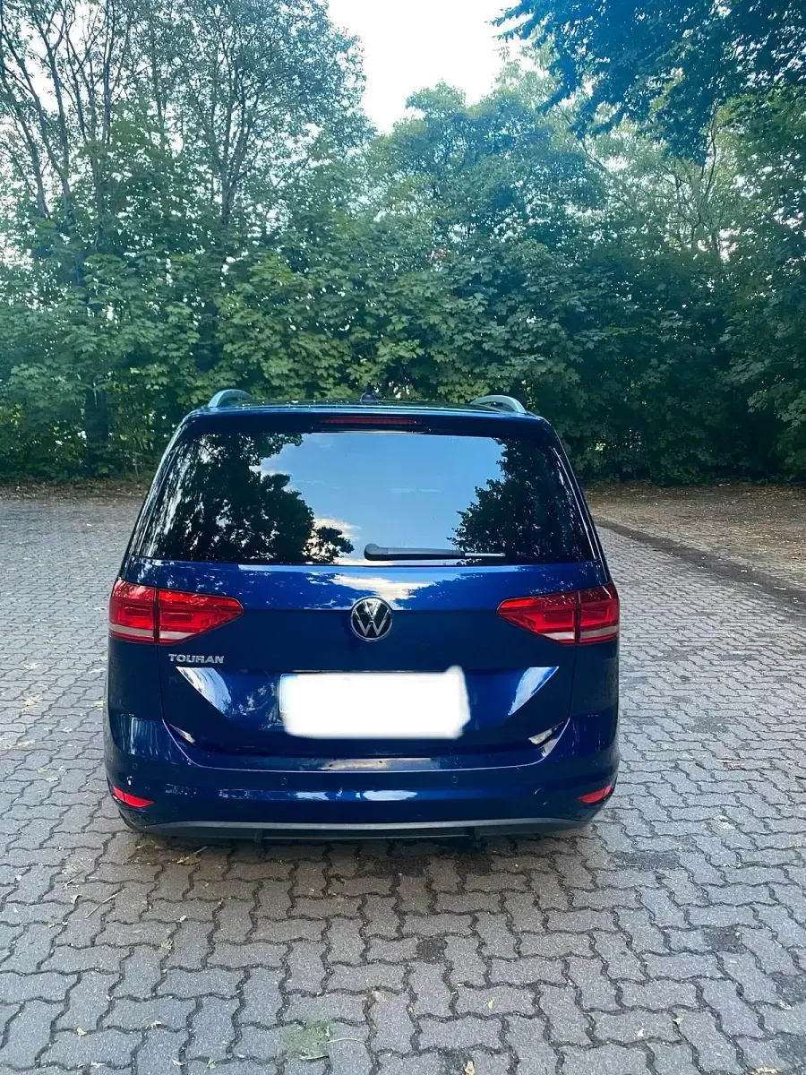 Gebraucht VW Touran Active 120 PS (88 kW) 2021 Blau Van / Kleinbus