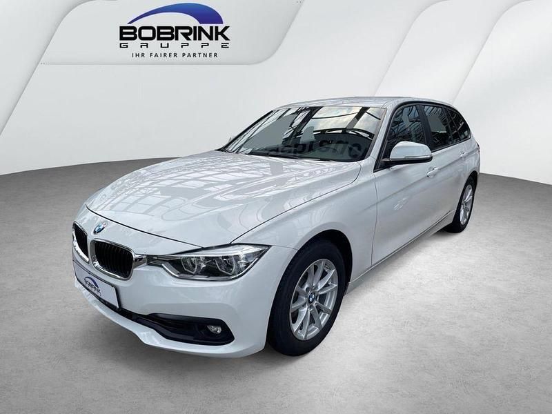 Weiß Gebraucht 2019 BMW 318 Advantage Kombi | 19.900 € (Guter Preis) - Bild 1/4