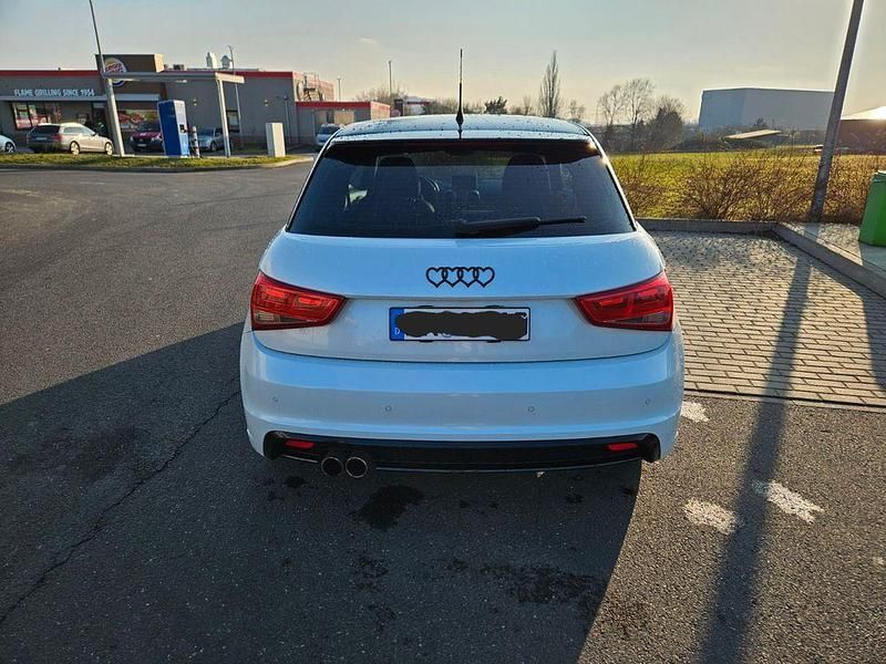 Gebraucht Audi A1 Ambition 105 PS (77 kW) 2011 Weiß Kleinwagen