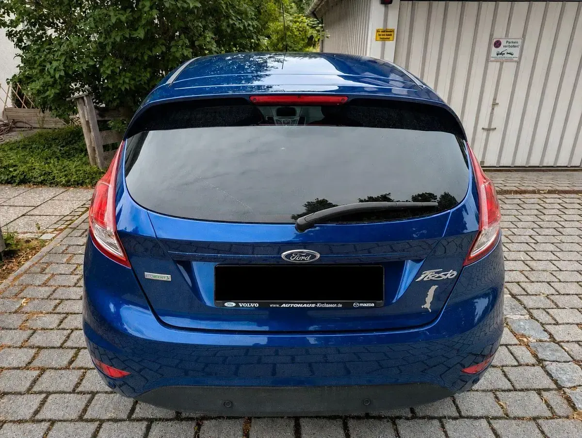 Gebraucht Ford Fiesta SYNC Edition 101 PS (74 kW) 2015 Blau Kleinwagen