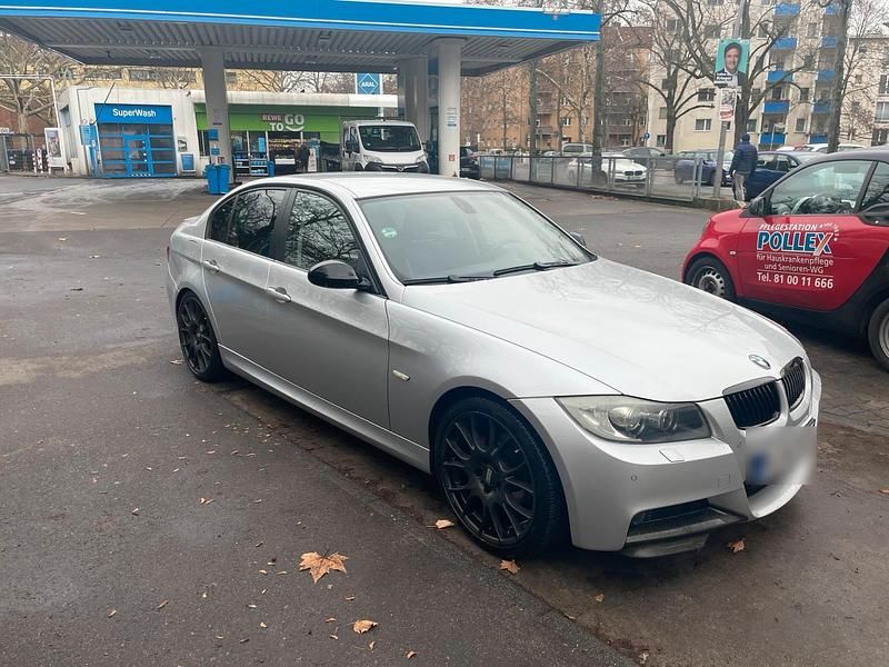 Silber Gebraucht 2006 BMW 318 Limousine | 3.500 € (Guter Preis) - Bild 1/4