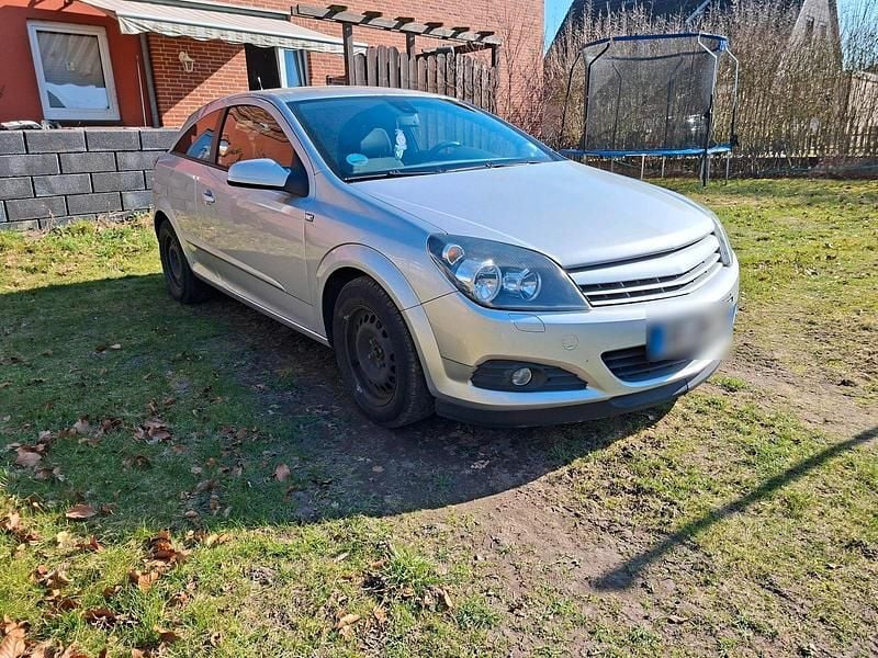 Gebraucht Opel Astra 105 PS (77 kW) 2006 Silber Coupé
