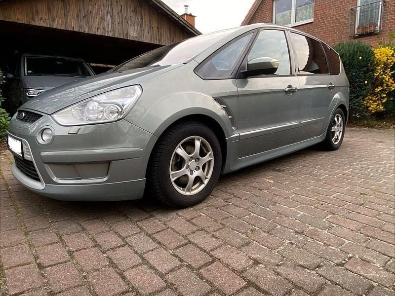 Gebraucht Ford S-MAX Titanium S 175 PS (128 kW) 2009 Silber Van / Kleinbus