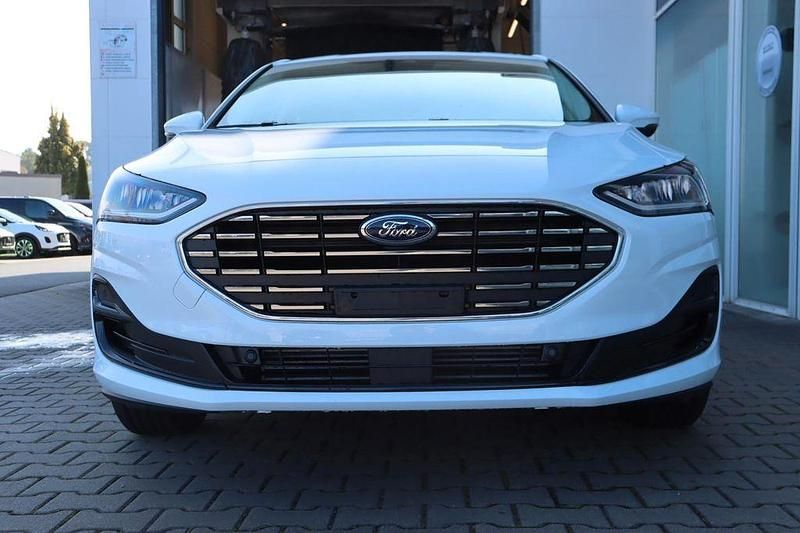 Neu Ford Focus Titanium 155 PS (114 kW) 2025 Weiß Limousine