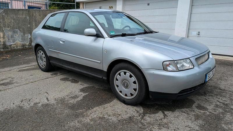 Silber Gebraucht 1999 Audi A3 Kleinwagen | 2.500 € - Bild 1/4