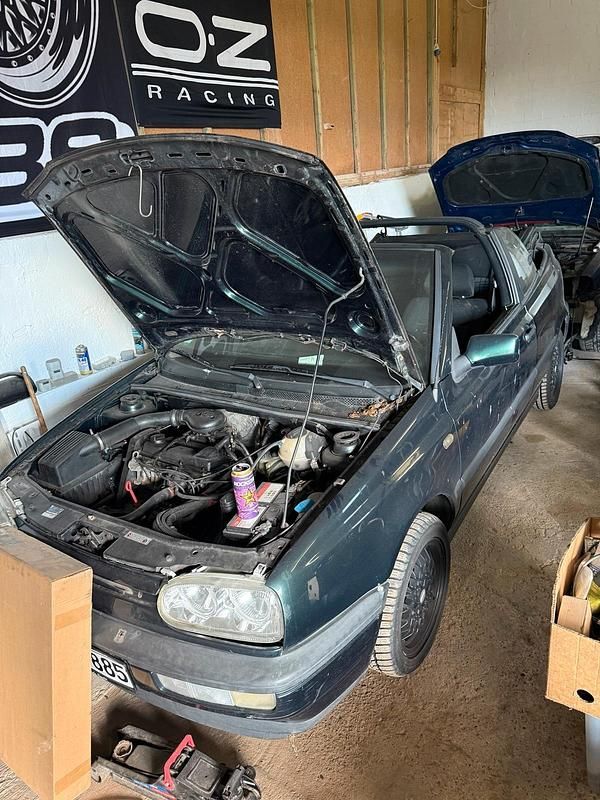 Grün Gebraucht 1996 VW Golf Cabriolet Cabrio | 1.300 € (Guter Preis) - Bild 1/4