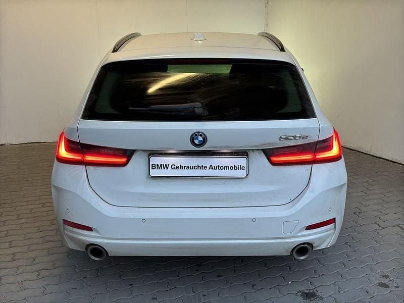 Gebraucht BMW 320e 204 PS (150 kW) 2022 Alpinweiss Kombi