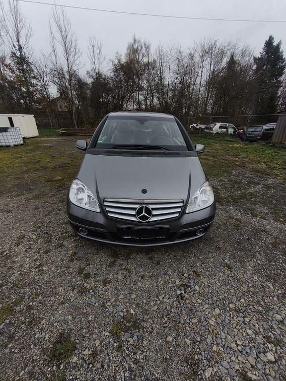 Grau Gebraucht 2008 Mercedes A200 Elegance Kleinwagen | 3.300 € (Guter Preis) - Bild 1/4