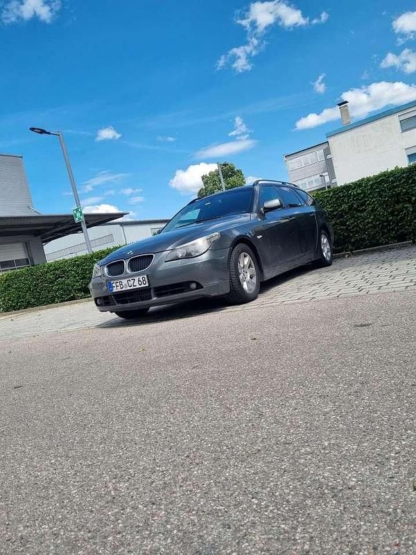 Grau Gebraucht 2006 BMW 525 Kombi | 3.200 € (Guter Preis) - Bild 1/4
