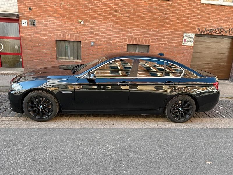Gebraucht BMW 520 184 PS (135 kW) 2015 Schwarz Limousine