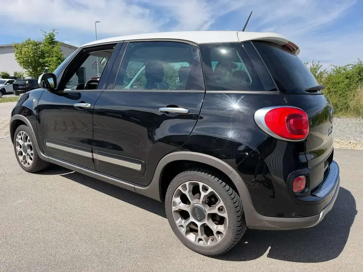 Gebraucht Fiat 500L Trekking 95 PS (69 kW) 2016 Colore esterno cinema schwarz Van / Kleinbus
