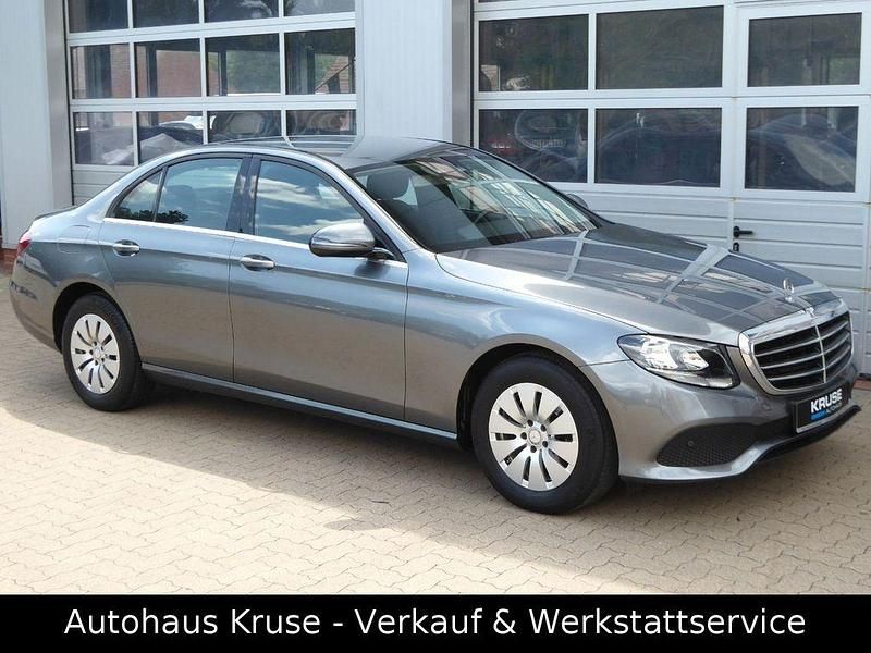 Usata Mercedes E220 194 CV (142 kW) 2016 Grigio Berlina
