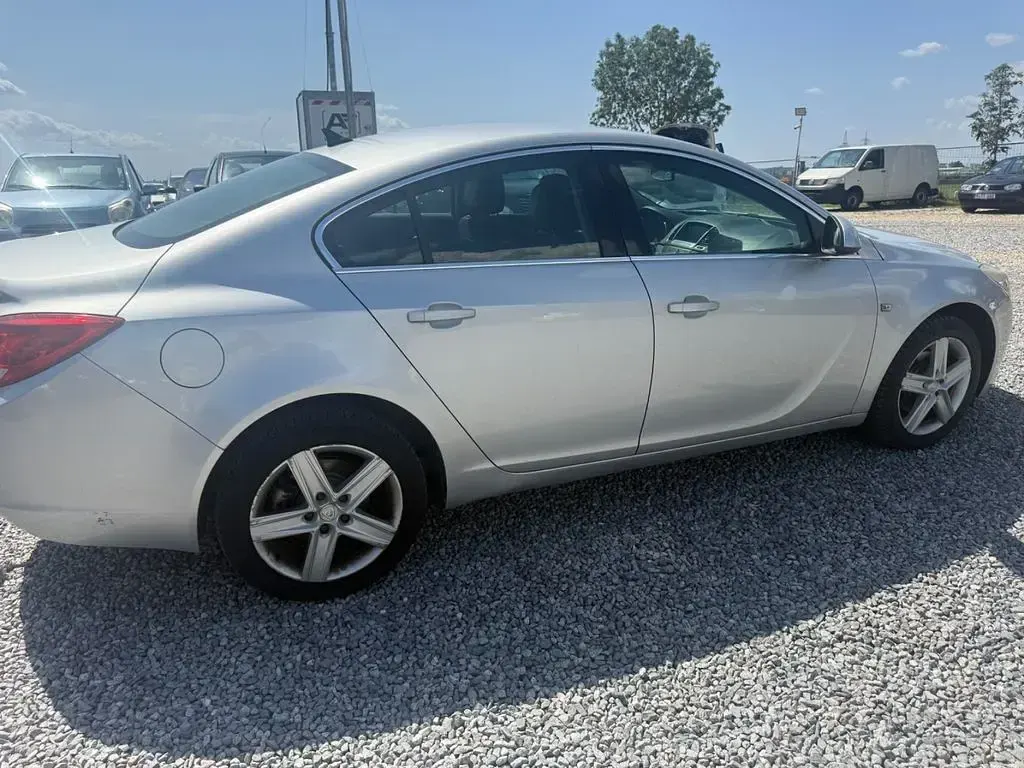 Gebraucht Opel Insignia Edition 140 PS (102 kW) 2010 Silber Limousine