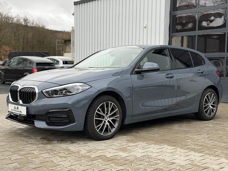 Gebraucht BMW 118 Sport Line 136 PS (100 kW) 2023 Grau Kleinwagen