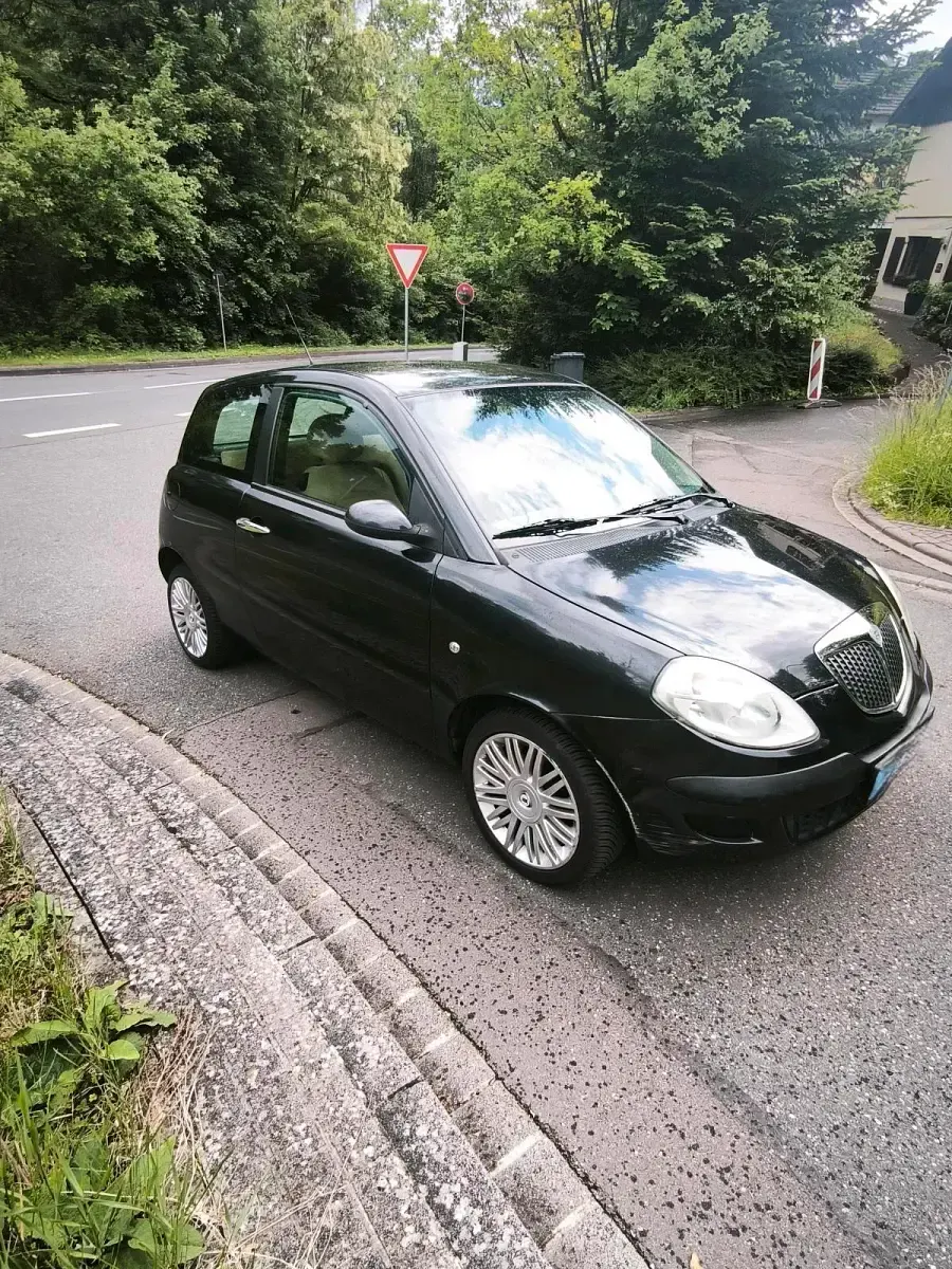 Brugt Lancia Ypsilon 60 HK (44 kW) 2006 Sort Hatchback