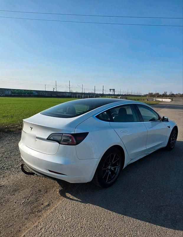 Gebraucht Tesla Model 3 208 kW (283 PS) 2020 Weiß Limousine