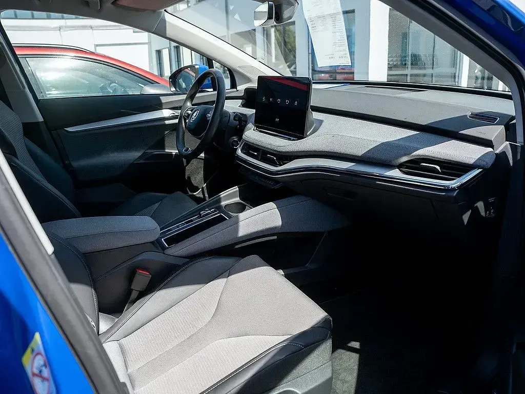Gebraucht Skoda Enyaq iV Loft 131 kW (179 PS) 2024 Energy blau SUV