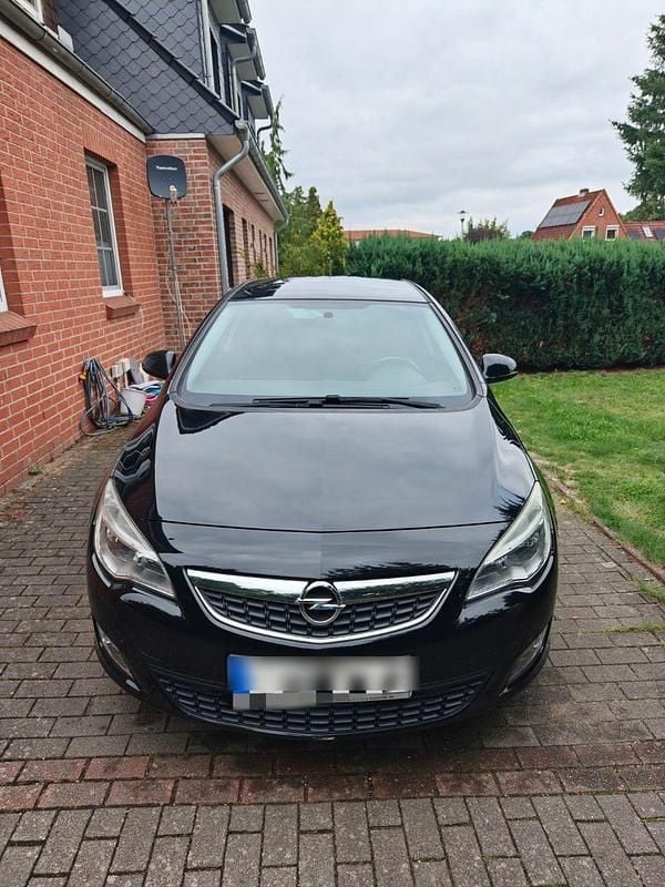 Schwarz Gebraucht 2011 Opel Astra Limousine | 4.000 € - Bild 1/4