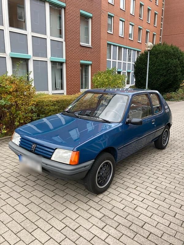 Blau Gebraucht 1989 Peugeot 205 Kleinwagen | 3.800 € - Bild 1/4