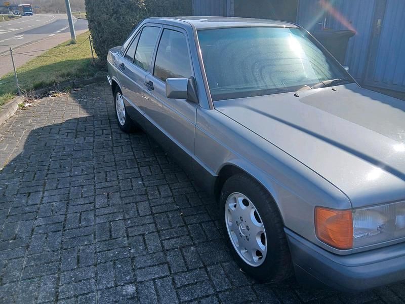 Gebraucht Mercedes 190 122 PS (89 kW) 1991 Grau Limousine