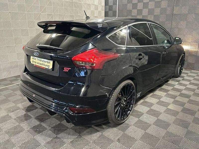 Gebraucht Ford Focus ST 250 PS (183 kW) 2016 Schwarz Limousine