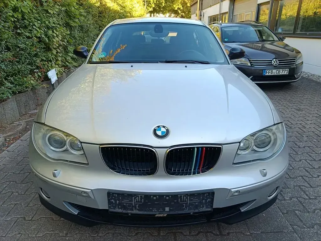Gebraucht BMW 118 129 PS (94 kW) 2006 Silber Kleinwagen