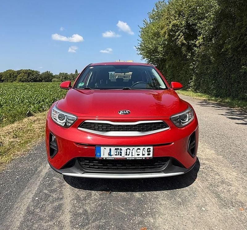 Rot Gebraucht 2020 Kia Stonic Edition 7 SUV | 12.000 € (Fairer Preis) - Bild 1/4