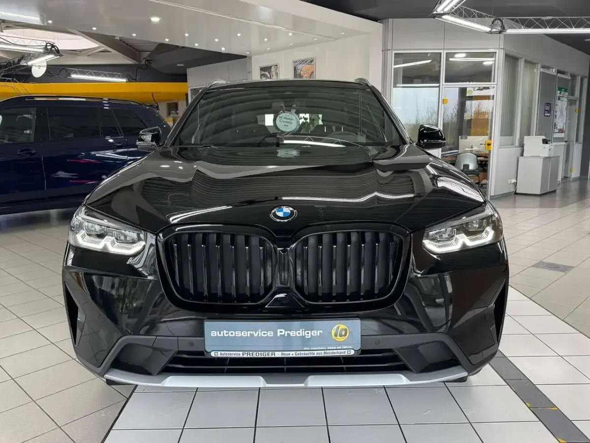 Gebraucht BMW X3 Sport Line 190 PS (139 kW) 2023 Schwarz SUV