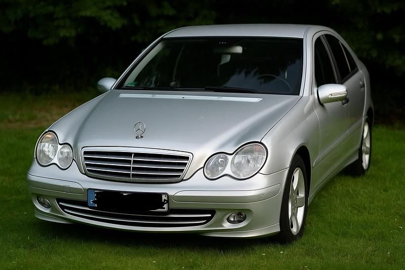 Silber Gebraucht 2005 Mercedes C180 Limousine | 1.600 € (Superpreis) - Bild 1/4