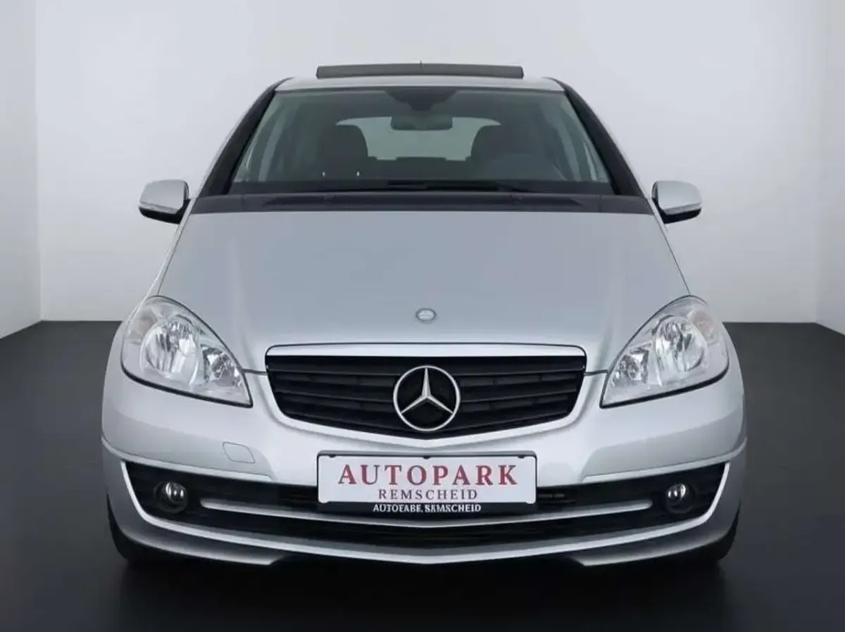 Gebraucht Mercedes A160 82 PS (60 kW) 2011 Silber Kleinwagen