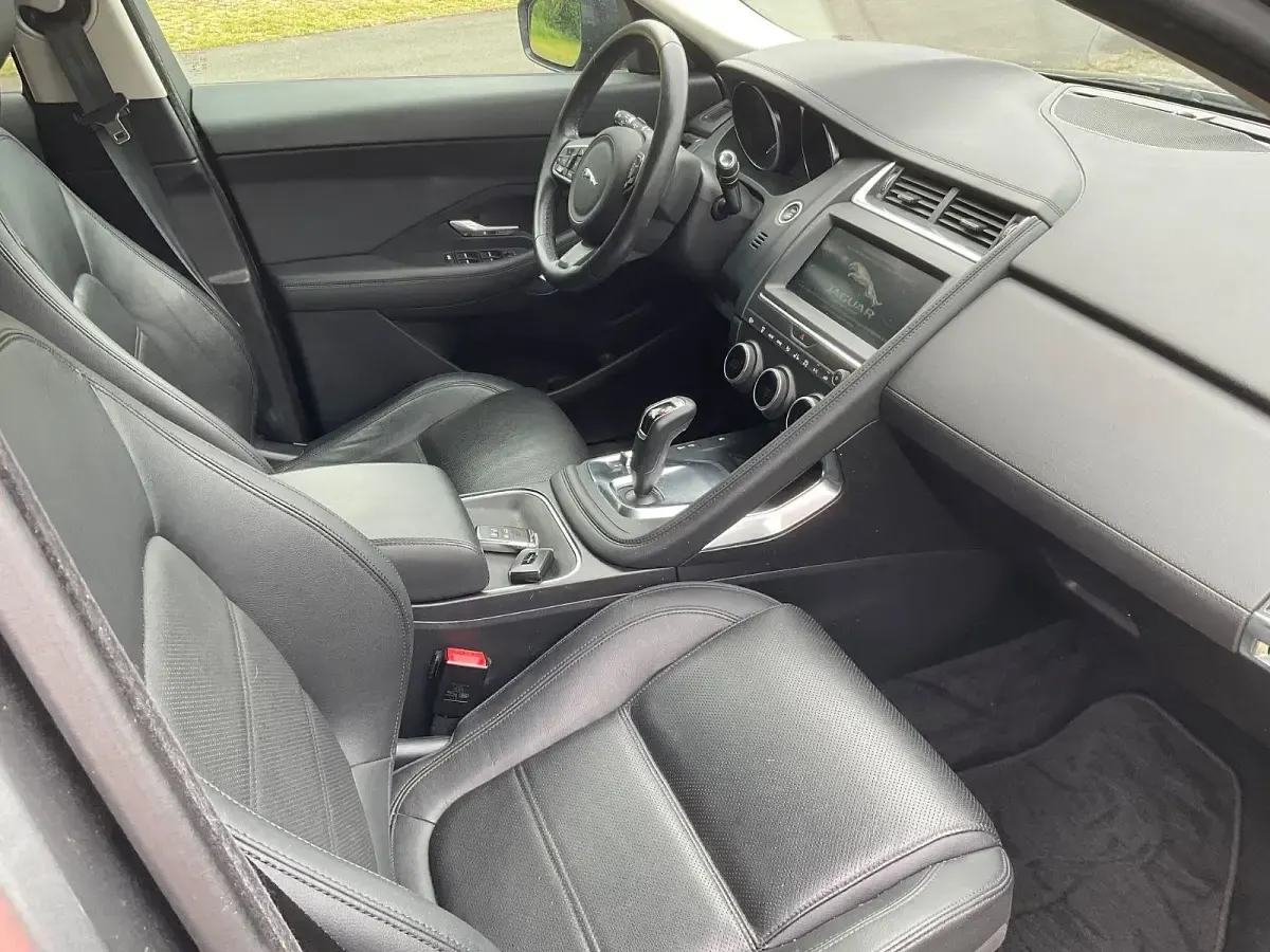 Occasion Jaguar E-Pace SE 250 PK (183 kW) 2018 Grijs SUV