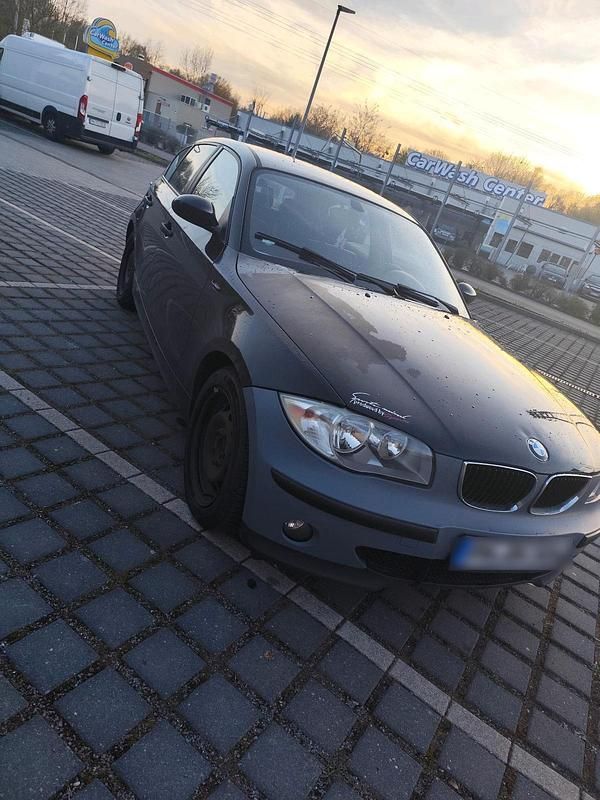 Używany BMW 118 122 KM (89 kW) 2005 Czarny Hatchback