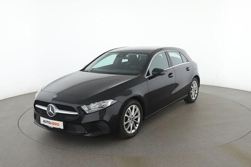 Schwarz Gebraucht 2018 Mercedes A200 Limousine | 18.380 € (Fairer Preis) - Bild 1/3