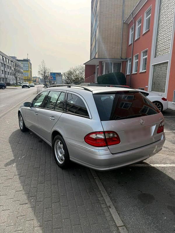 Second-hand Mercedes E270 177 CP (130 kW) 2004 Argintiu Break