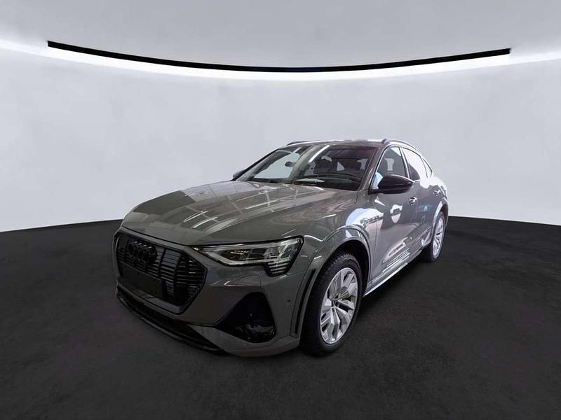 Nardograu audi exclusive Gebraucht 2023 Audi e-tron Sportback Comfort SUV | 48.725 € (Etwas zu teuer) - Bild 1/2